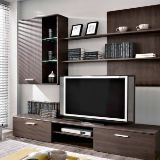 Венге за стена в хола