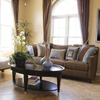 Кафяви завеси в стил Арт Нуво