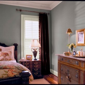 Кафяви завеси в спалнята