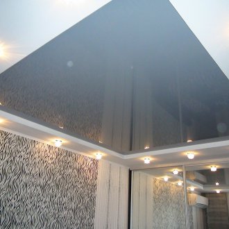 Сив опънат таван