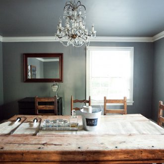 Сив таван в трапезарията