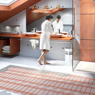 Pemanasan bawah lantai elektrik di bilik mandi