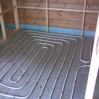 Lantai yang dipanaskan di bilik mandi dari pemanasan
