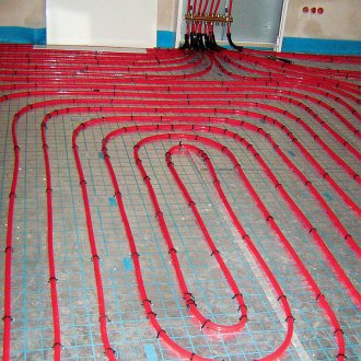 Lantai air panas di bilik mandi