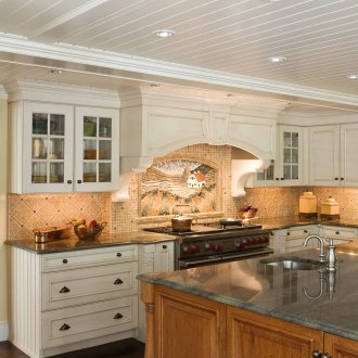 PVC таван в кухнята