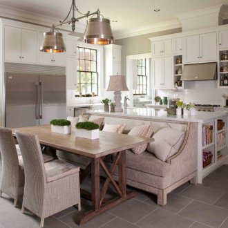 Колониален тесен диван