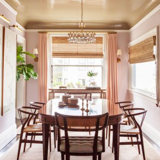 Бежово боядисан таван