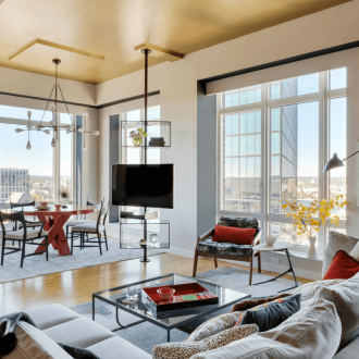 Бежов таван в апартамента