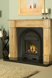 Екологична електрическа черна камина в дървена рамка