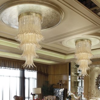 Класически таван с корнизи