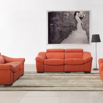 Оранжев диван с рециклиране