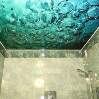 Печат на снимки на тавана на банята