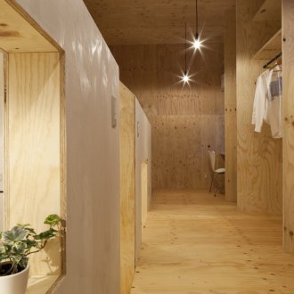 Таван от шперплат в апартамента