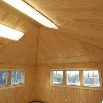 Облицован таван от шперплат