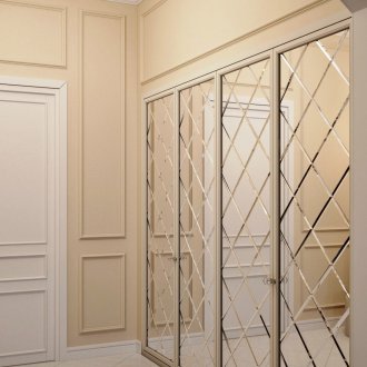 Фасада в класически стил в коридора