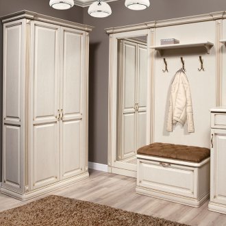 Коридор в класически стил