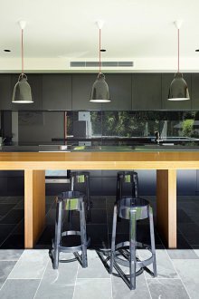 Ламинирана бар маса