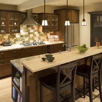 Бар плот в кухнята