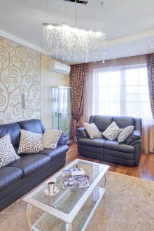 Бежов обикновен и шарени тапети