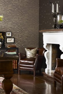 Тапет с ивици и кръгове в интериора на хола