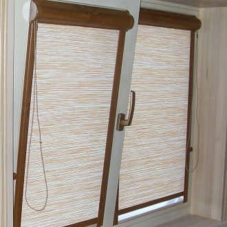 Бежови касетни завеси