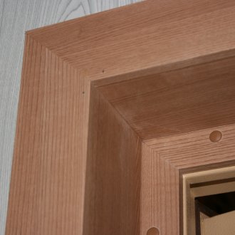 Склонове на дървени врати