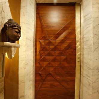 Мраморни склонове на вратата