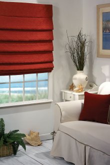 Червени римски завеси за хола