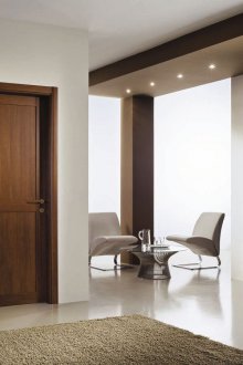 Ламинирана орехова врата