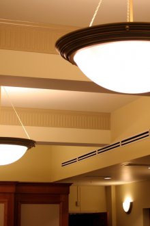 Висящ полилей в антрето