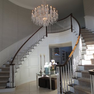 Стъклен полилей в антрето