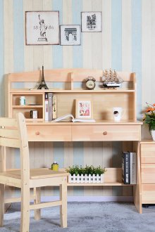 Маса от масивно дърво за дете