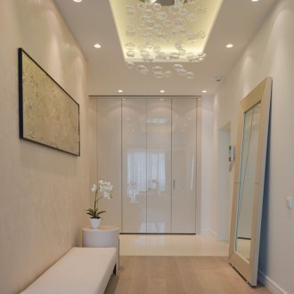 Ламиниран избелен дъб в коридора