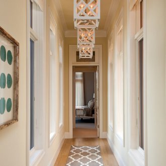 Ламинат във вътрешността на коридора