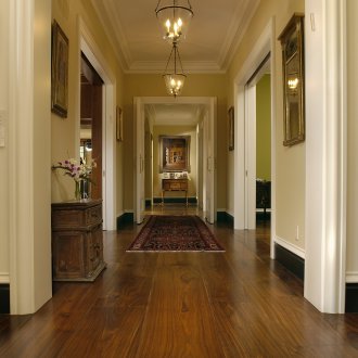 Ламиниран паркет в коридора