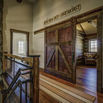 Рустик кафява врата