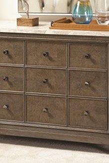 Скрин с мраморни плотове