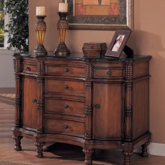 Издълбан скрин в коридора