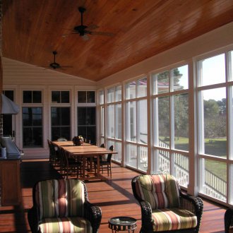 Decke auf der Veranda der Tafel