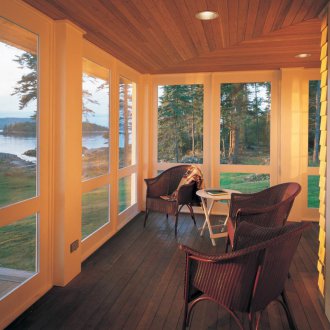 Holzdecke auf der Veranda
