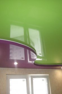 Двуцветен таван на две нива