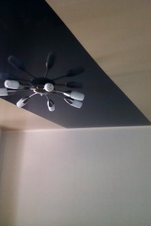 Двуцветен таван с лента