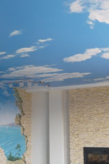 Безшевен опънат таван