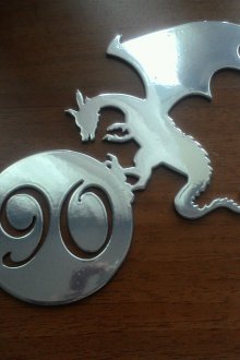 Стая с дракон на вратата на апартамента