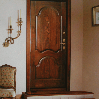 Входна врата на MDF в класически стил
