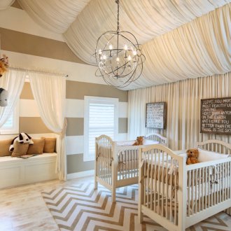 Плат на тавана в детската стая за момичето