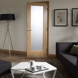 Вътрешна MDF врата във всекидневната