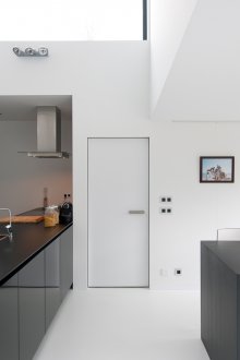 Скрита вътрешна врата MDF