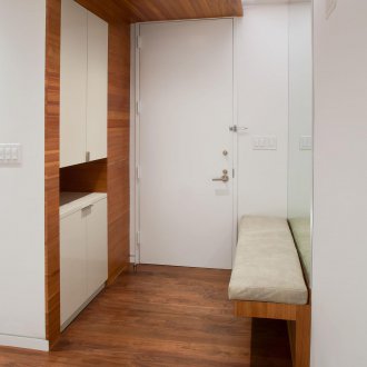 Зала с малки размери и пейка