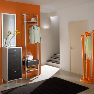 Малък метален коридор